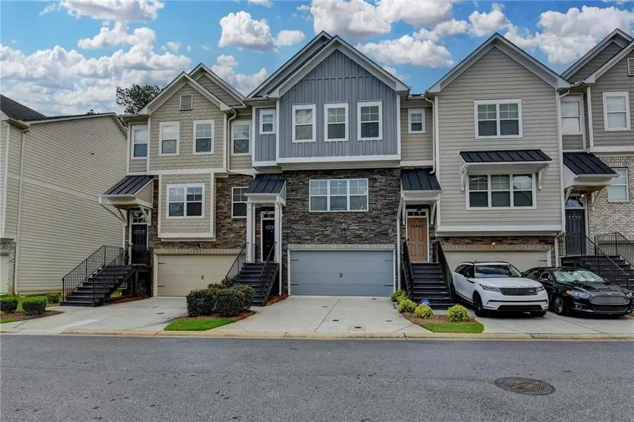 2719 Hedgeway Circle, Kennesaw, GA 30144 - Image #2