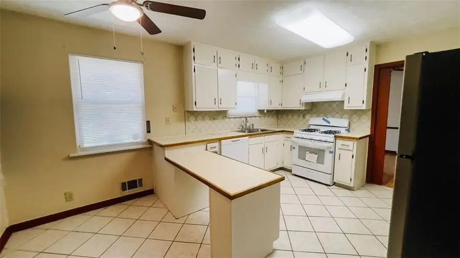 494 Rue Montaigne, Stone Mountain, GA 30083 - Image #3