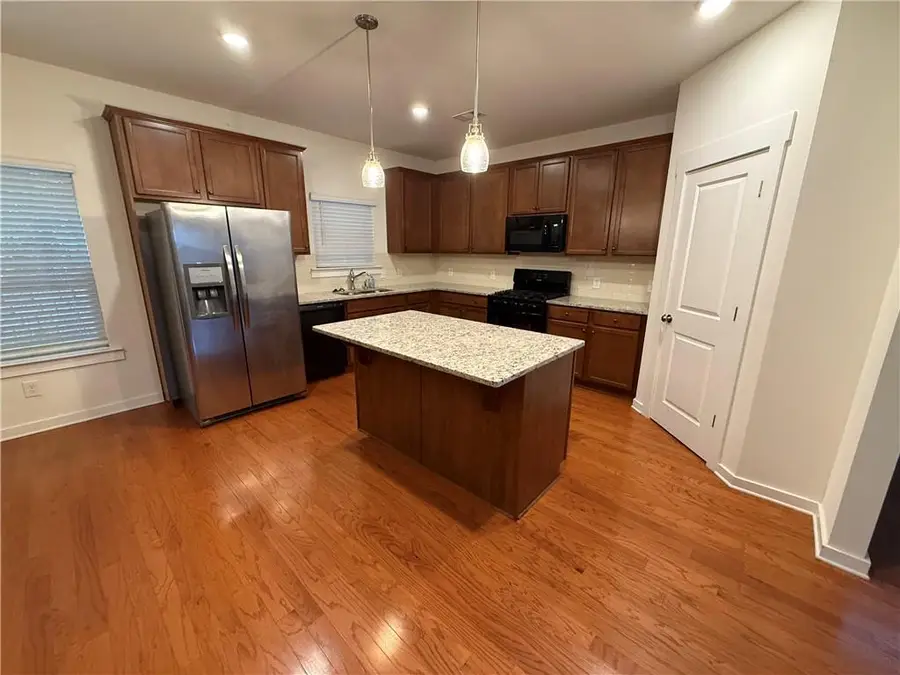 1392 Weatherbrook Circle, Lawrenceville, GA 30043 - Image #2