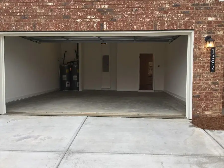 1392 Weatherbrook Circle, Lawrenceville, GA 30043 - Image #3