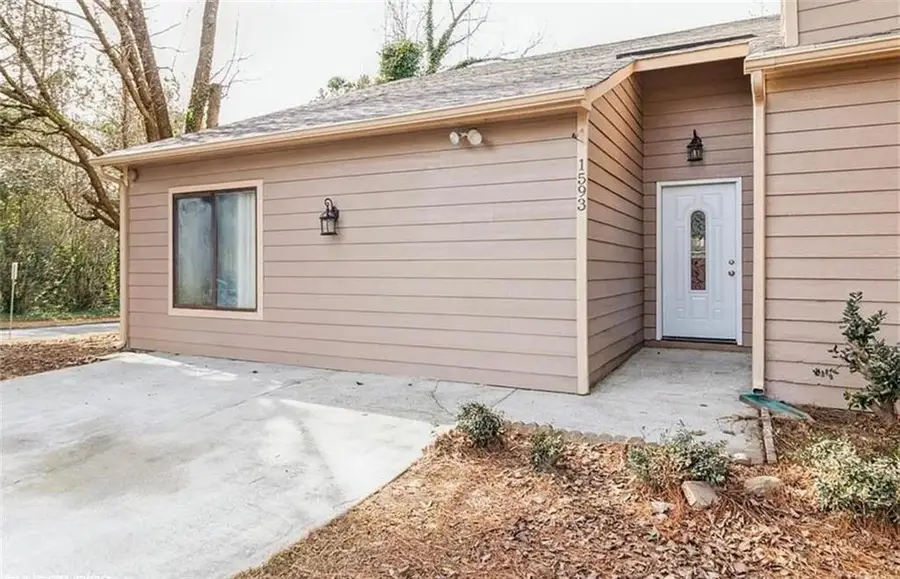 1593 Dillard Road, Stone Mountain, GA 30088 - Image #2