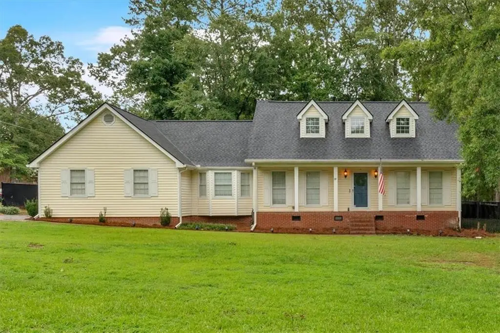 201 Rollingwood Circle Nw, Rome, GA 30165 - Image #1