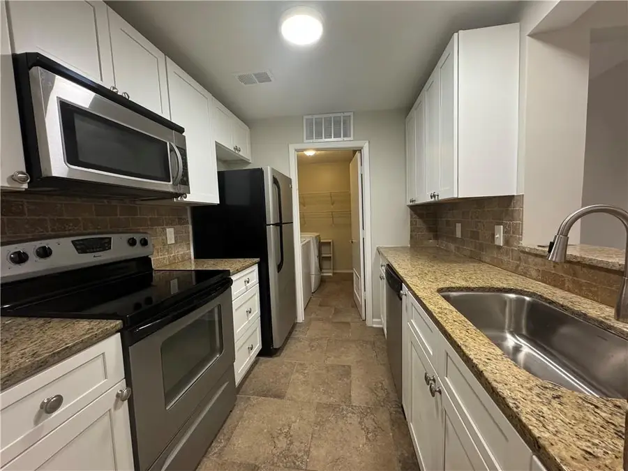 307 Warm Springs Circle, Roswell, GA 30075 - Image #3