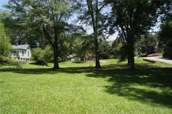 581 Bradford Street Nw, Gainesville, GA 30501