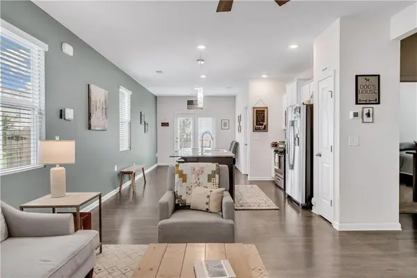 5568 Foxglove Way, Oakwood, GA 30566