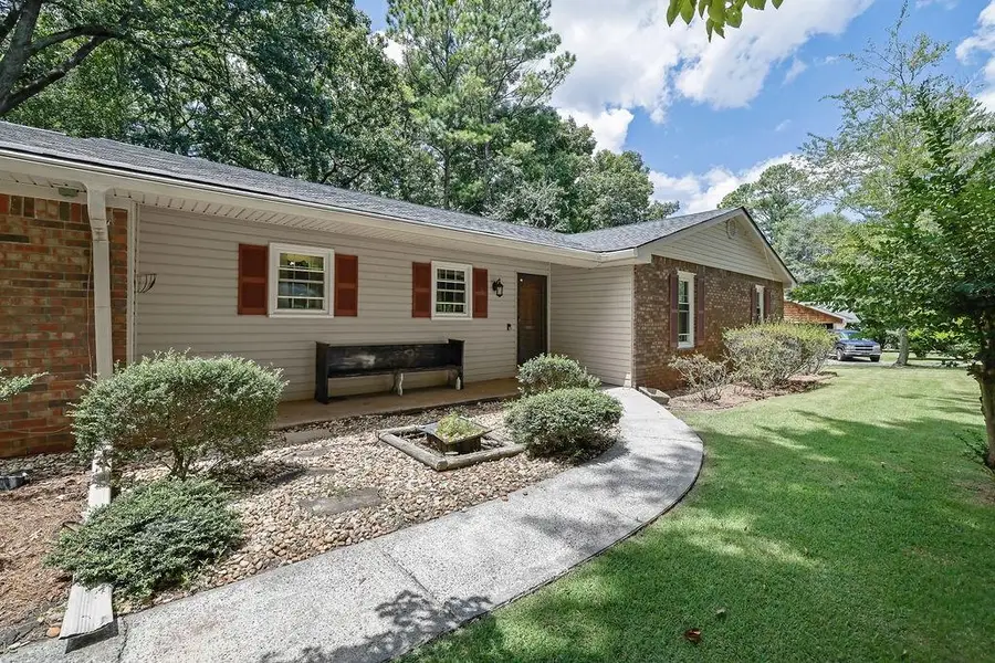 1410 Dallas Circle Sw, Marietta, GA 30064 - Image #3
