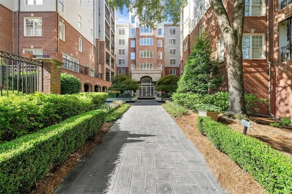 50 Biscayne Drive Nw #6107, Atlanta, GA 30309 - Image #1