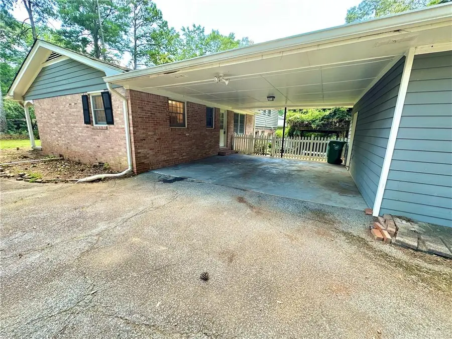4218 Durham Circle, Stone Mountain, GA 30083 - Image #3