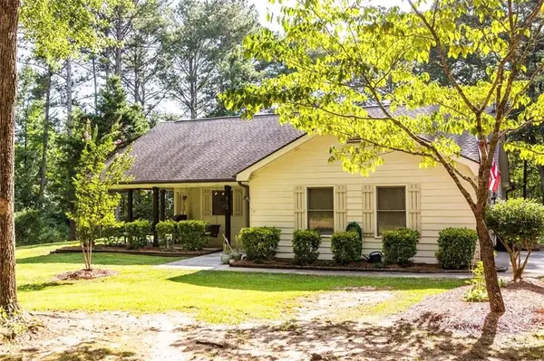 810 Northlake Circle, Oxford, GA 30054