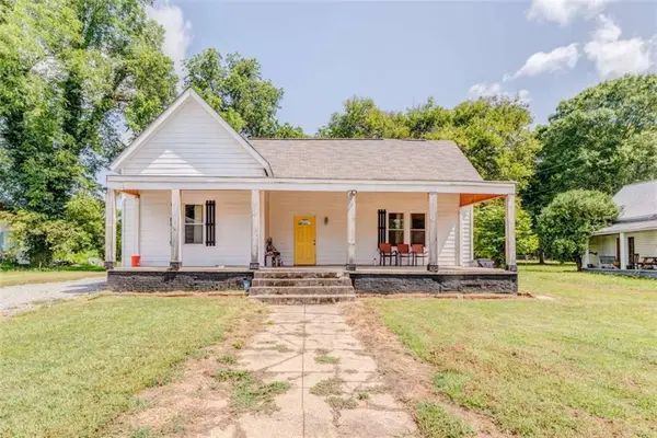 217 E Gibson Street E, Cedartown, GA 30125