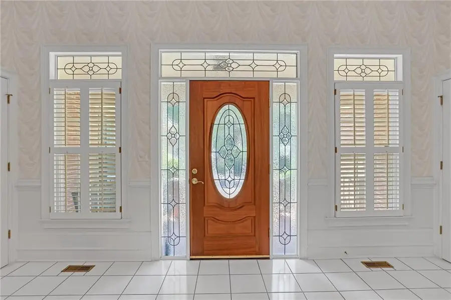 5015 Shadow Path Lane Sw, Lilburn, GA 30047 - Image #3