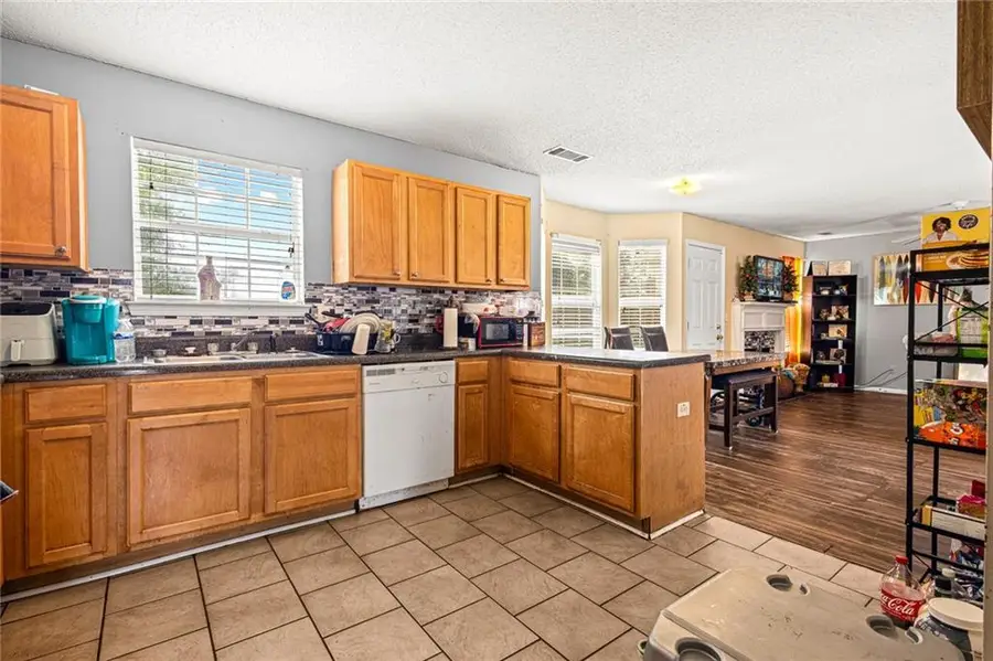 9492 Deer Crossing Trace, Jonesboro, GA 30236 - Image #3