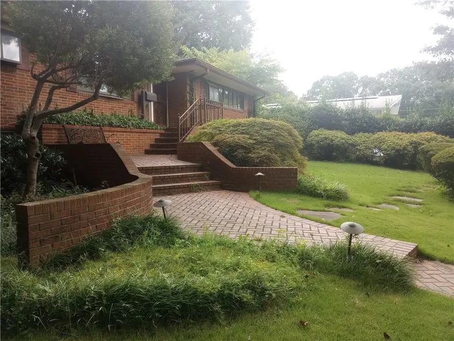 244 Chalmers Drive Nw, Atlanta, GA 30318 - Image #2