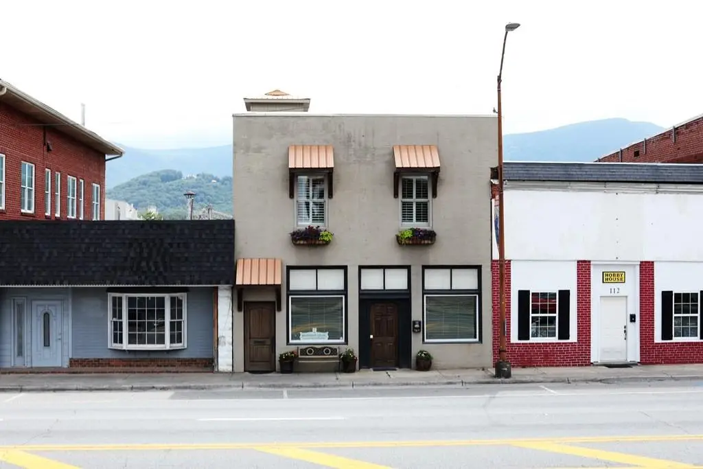 114 N 3rd Avenue, Chatsworth, GA 30705 - Image #1