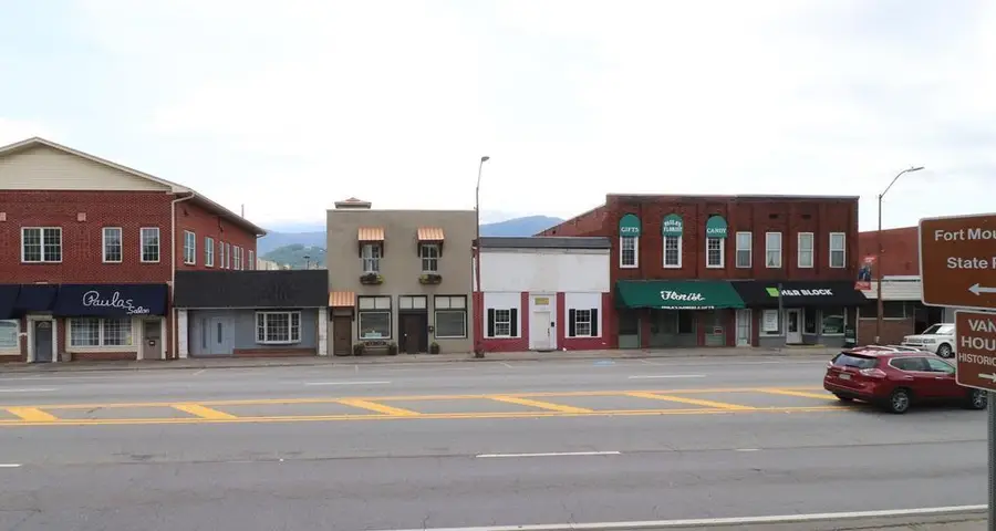 114 N 3rd Avenue, Chatsworth, GA 30705 - Image #2