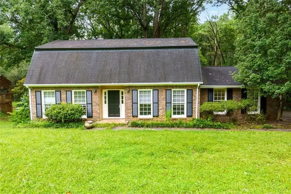 2067 SW Crescent Drive Sw, Snellville, GA 30078