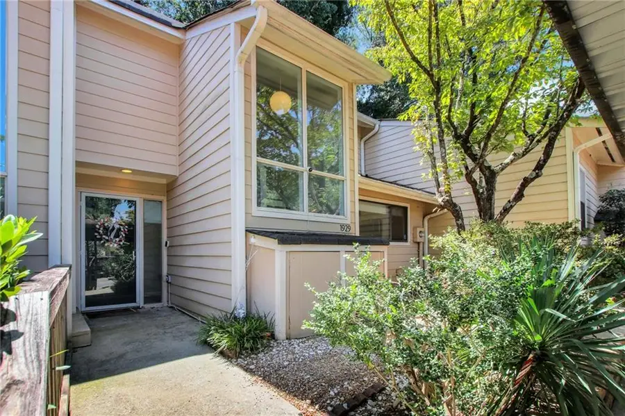 1929 Variations Drive Ne, Atlanta, GA 30329 - Image #2