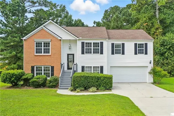 452 Crested View Drive, Loganville, GA 30052