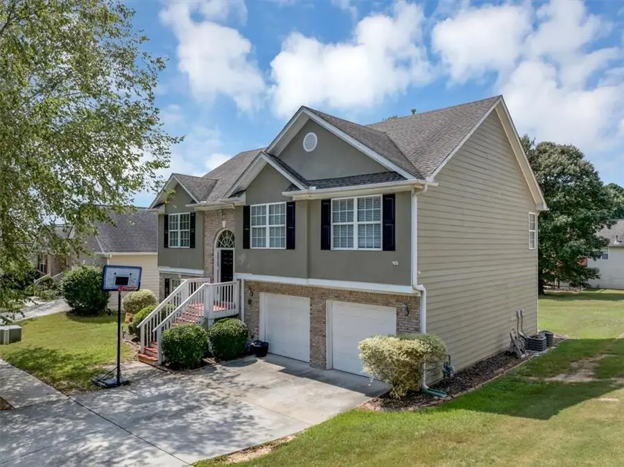 4039 Savannah Ridge Court, Loganville, GA 30052 - Image #3