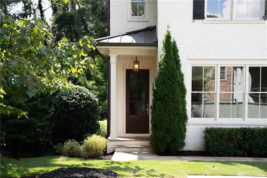 1760 Barclay Close Nw, Atlanta, GA 30318 - Image #2