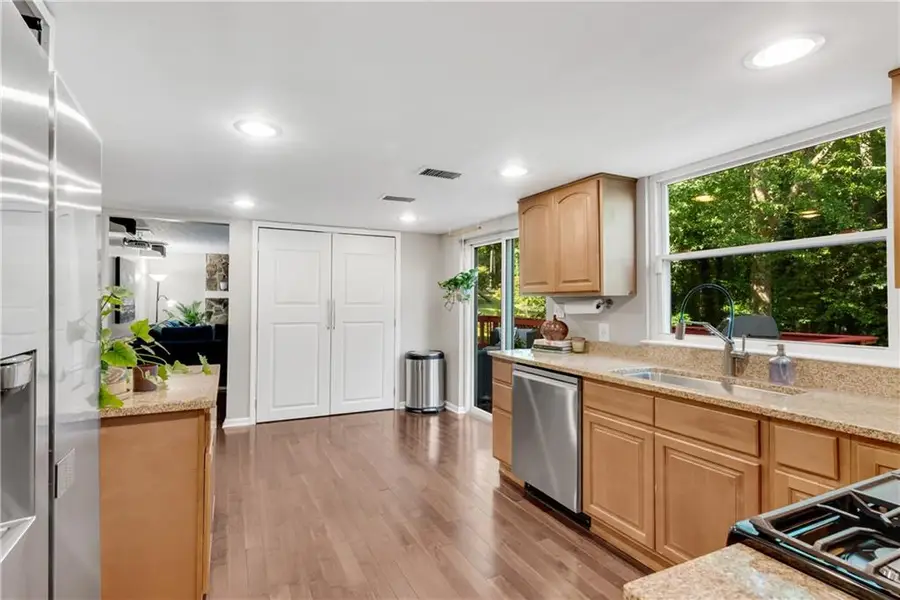 500 Barrington Drive W, Roswell, GA 30076 - Image #2