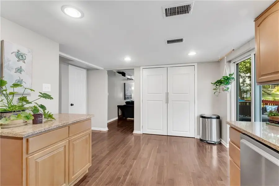 500 Barrington Drive W, Roswell, GA 30076 - Image #3