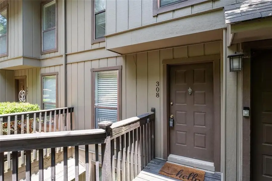 308 Cumberland Court Se, Smyrna, GA 30080 - Image #3