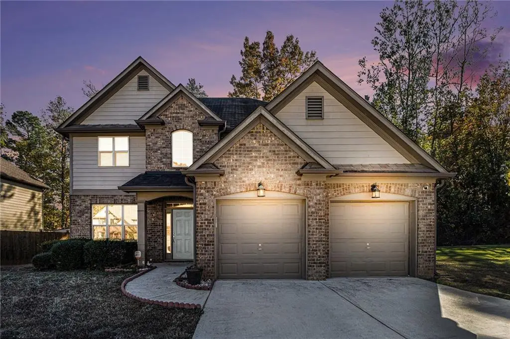 3907 Dunaire Drive, Stone Mountain, GA 30083 - Image #1