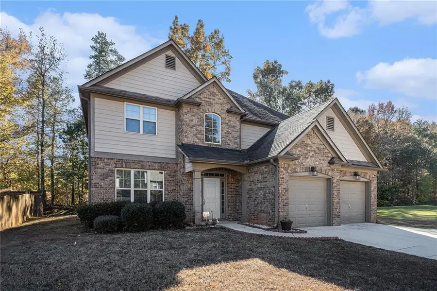 3907 Dunaire Drive, Stone Mountain, GA 30083 - Image #3