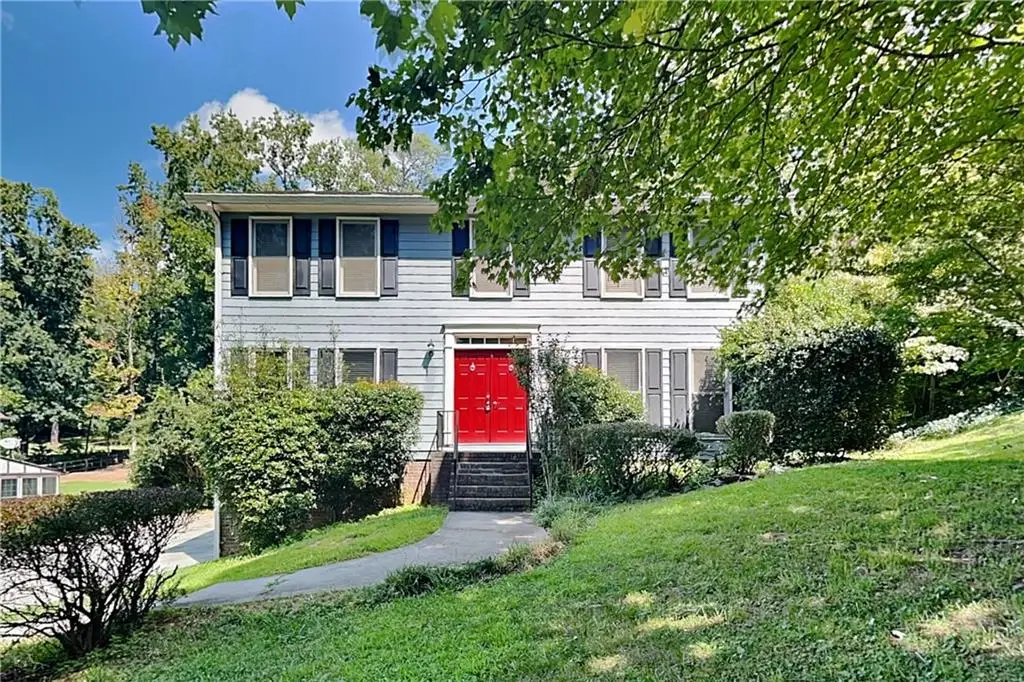 2990 Mountain Trace Ne, Roswell, GA 30075 - Image #1