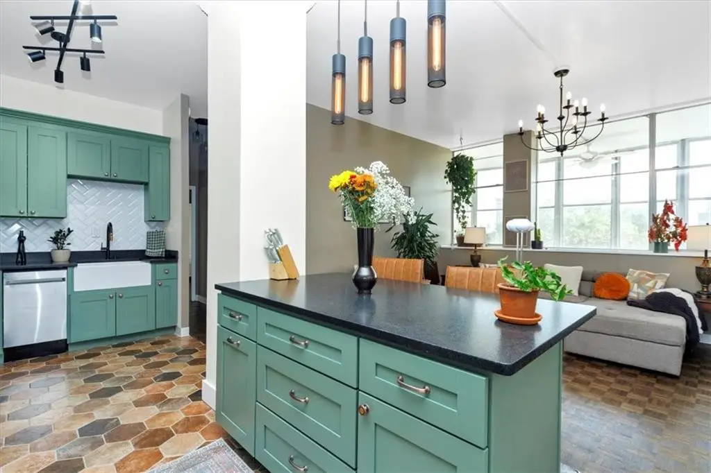 3060 Pharr Court North Nw #423, Atlanta, GA 30305 - Image #1