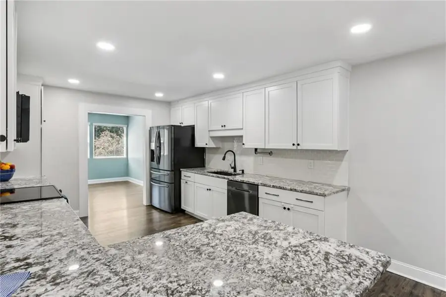 6118 Barfield Road, Atlanta, GA 30328 - Image #3