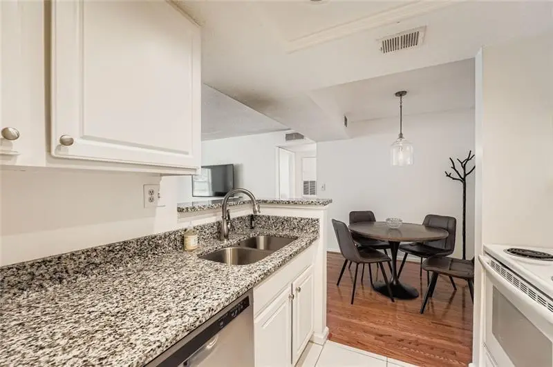 4109 Chastain Park Court Ne, Atlanta, GA 30342 - Image #2