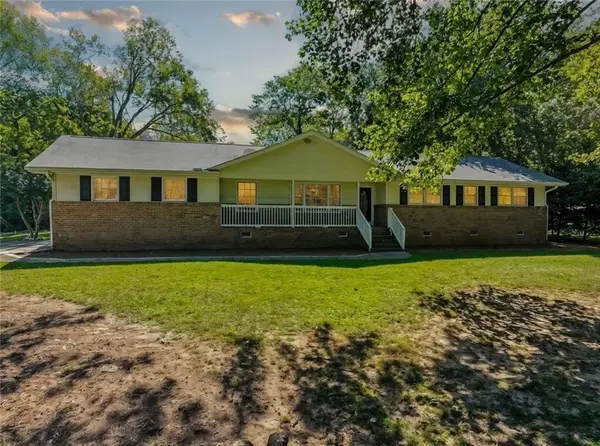 2148 Santa Fe Trail, Snellville, GA 30078