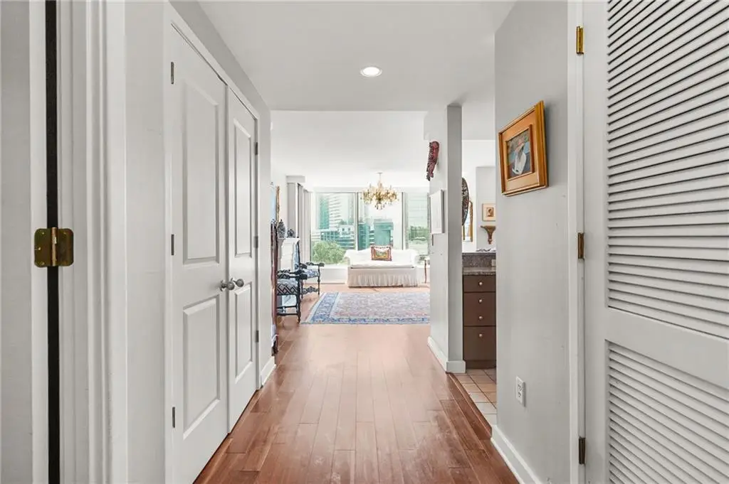 3338 Peachtree Road Ne #709, Atlanta, GA 30326 - Image #1