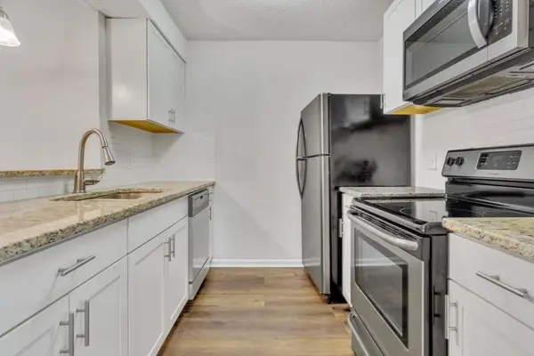 506 Barrington Hill Drive, Atlanta, GA 30350