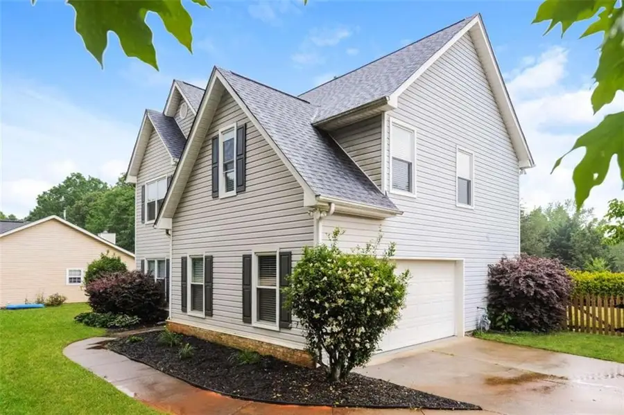 6201 Southport Drive S, Flowery Branch, GA 30542 - Image #2