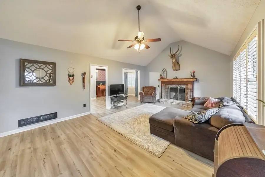 307 Queensbury Walk, Acworth, GA 30102 - Image #3