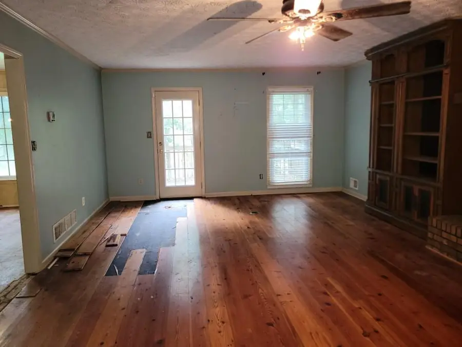 135 Pamela Court, Fayetteville, GA 30214 - Image #3