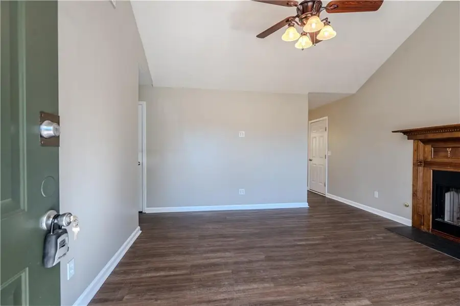 32 Chelsea Lane, Grantville, GA 30220 - Image #2