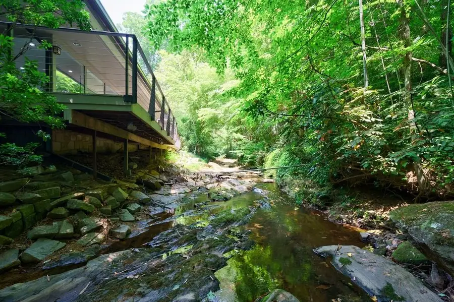 465 Hillside Drive Nw, Atlanta, GA 30342 - Image #3