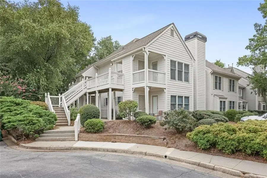 911 Hollyfax Circle Ne, Atlanta, GA 30328 - Image #2