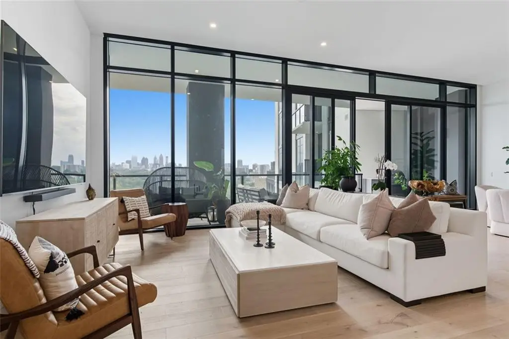 2425 Peachtree Road Ne #1504, Atlanta, GA 30305 - Image #1