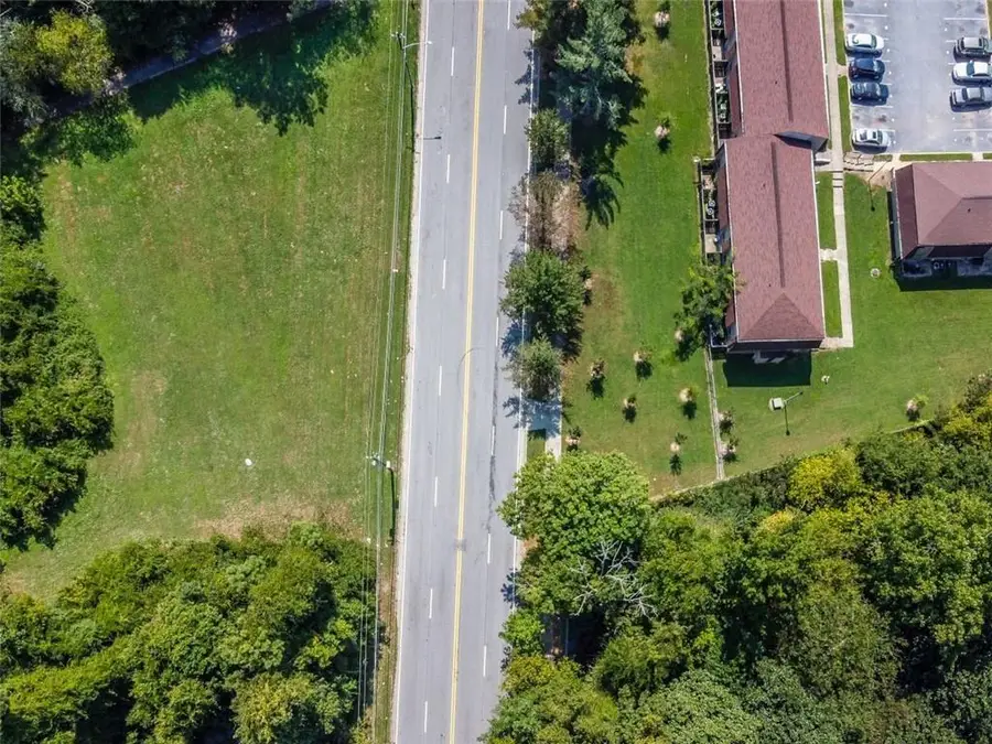 2990 Stone Hogan Conn Road, Atlanta, GA 30331 - Image #3