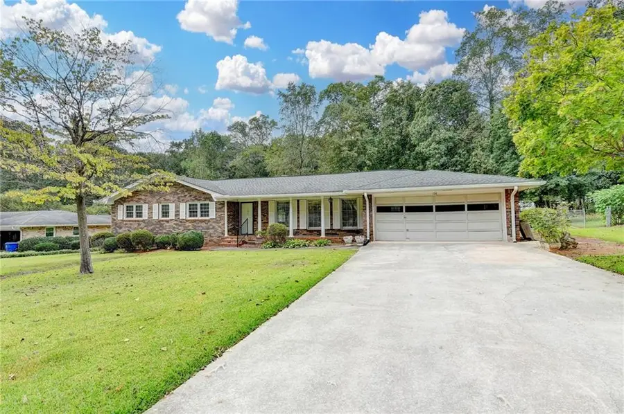 136 Lancelot Way, Lawrenceville, GA 30046 - Image #3