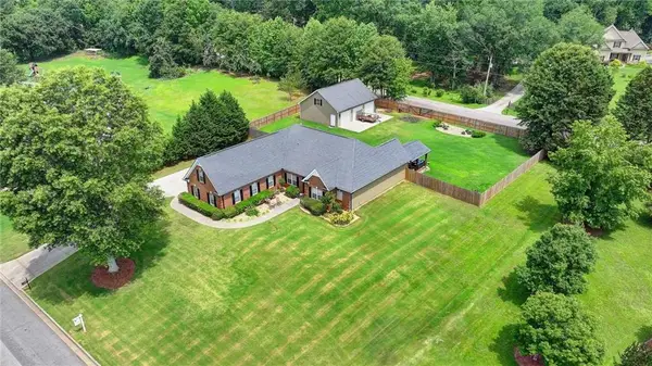 1003 Arbor Lake Walk, Hoschton, GA 30548