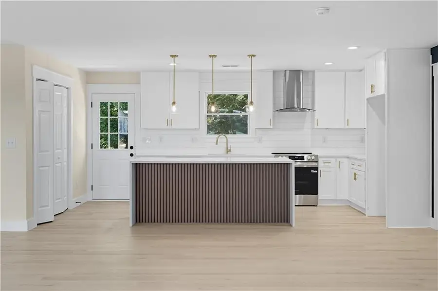 5818 Eastside Drive Sw, Austell, GA 30168 - Image #3