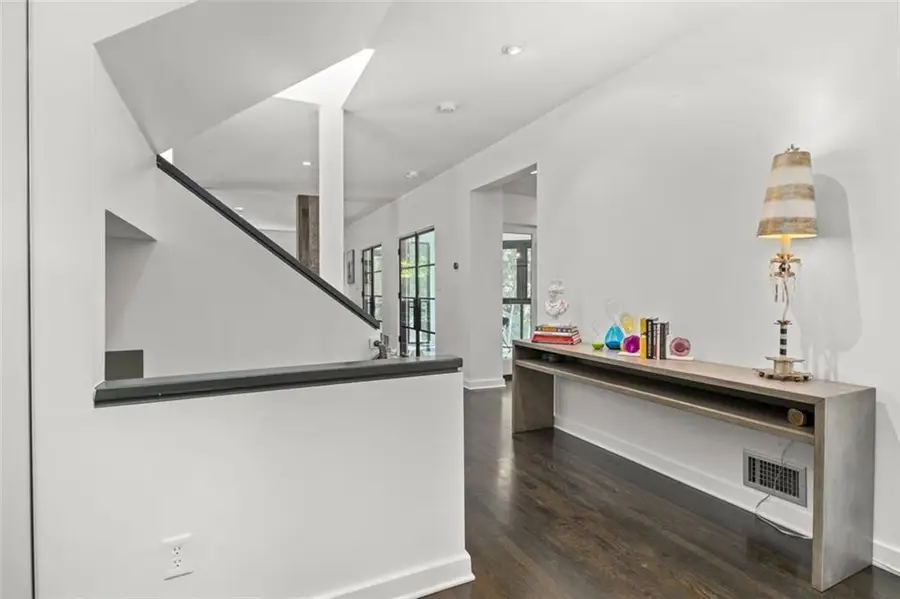 4 W Wesley Ridge Nw, Atlanta, GA 30327 - Image #3