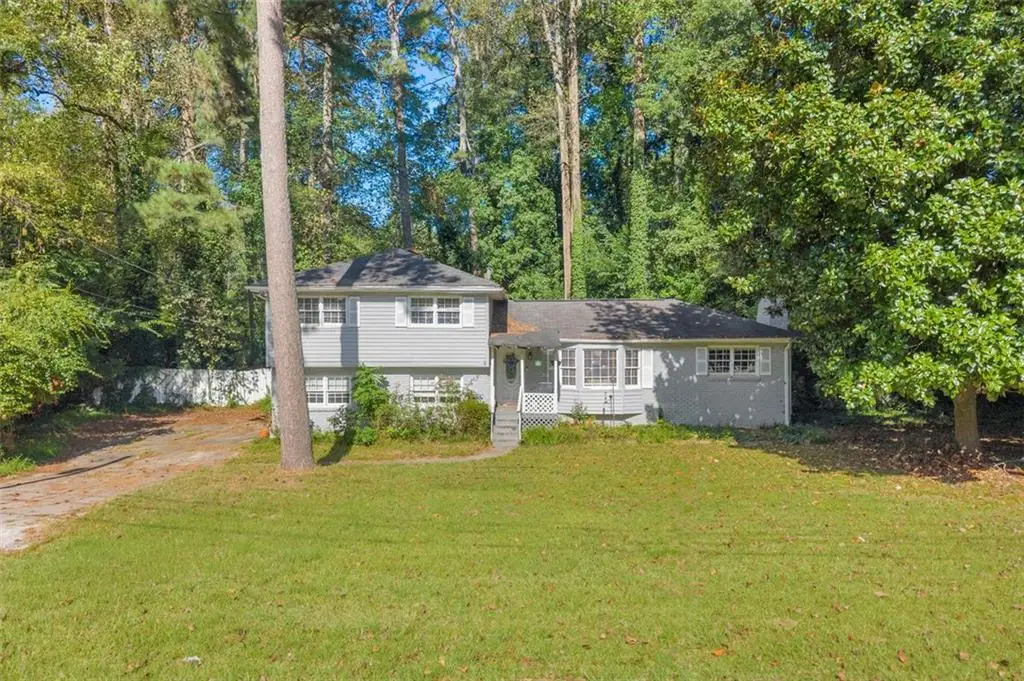 641 Favorwood Drive Sw, Marietta, GA 30060 - Image #1