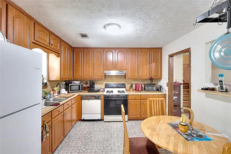 4596 Mossy Lane Nw, Lilburn, GA 30047 - #3